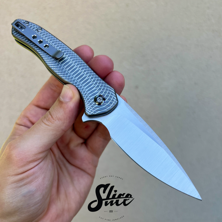 WE Knives Kitefin button lock