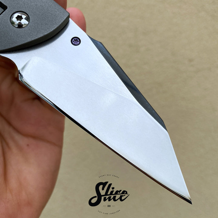 *SOLD* Medina Custom Knives thumbstud Hellcat