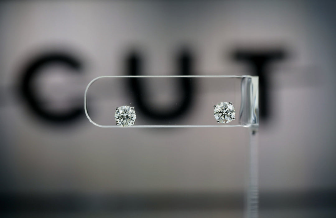 1 ct twt round diamond studs